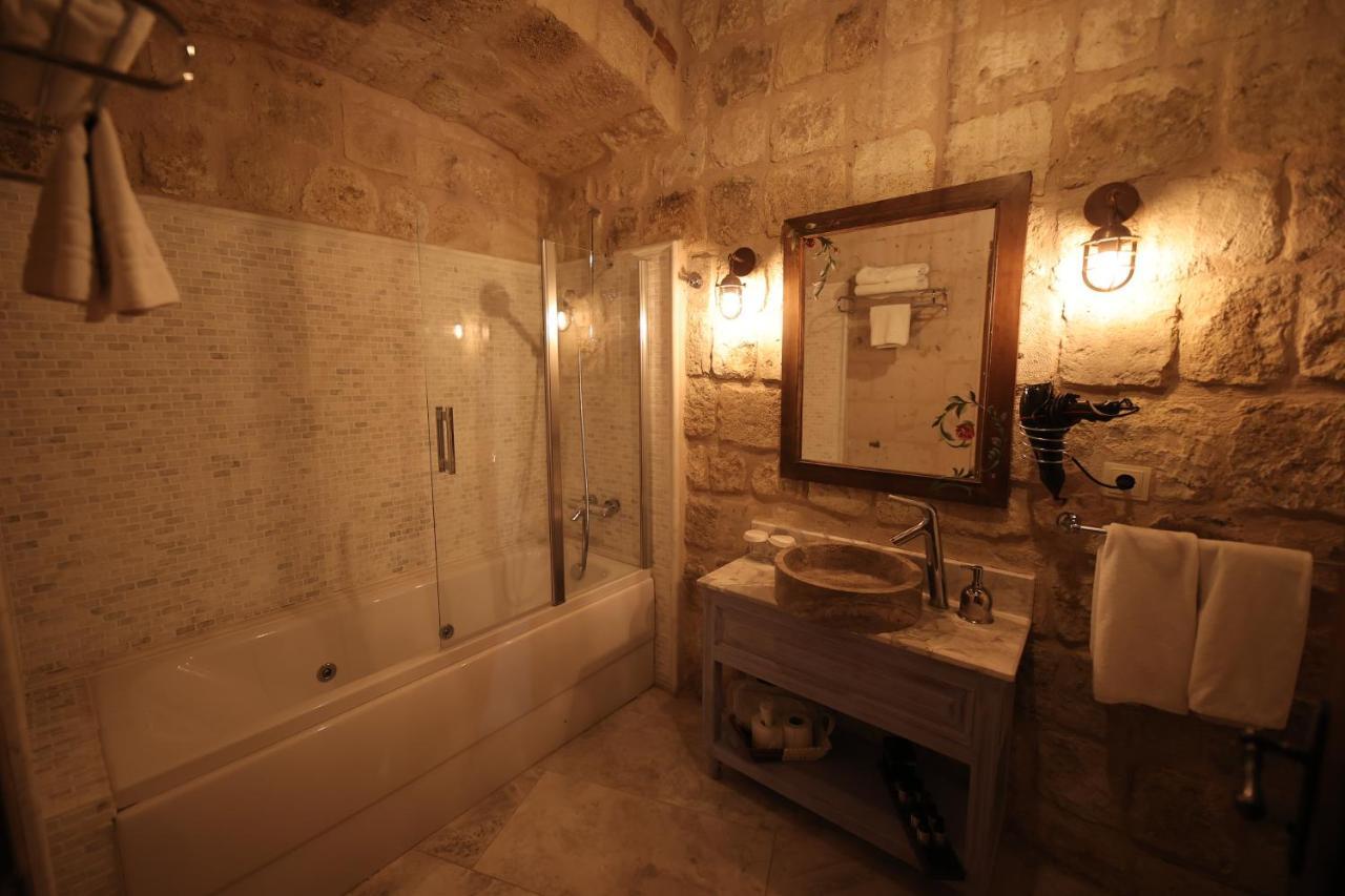 Uerguep Cave Suites Екстериор снимка