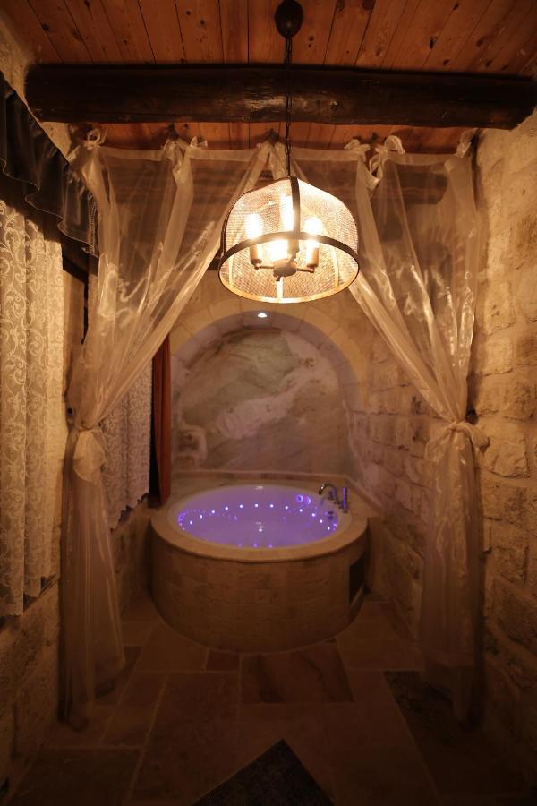 Uerguep Cave Suites Екстериор снимка