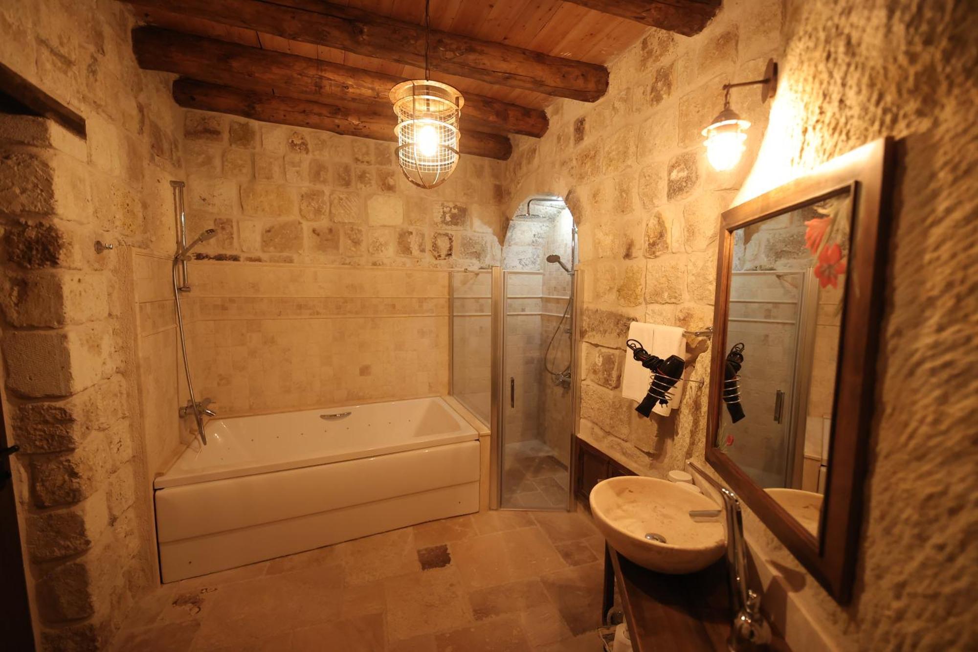 Uerguep Cave Suites Екстериор снимка