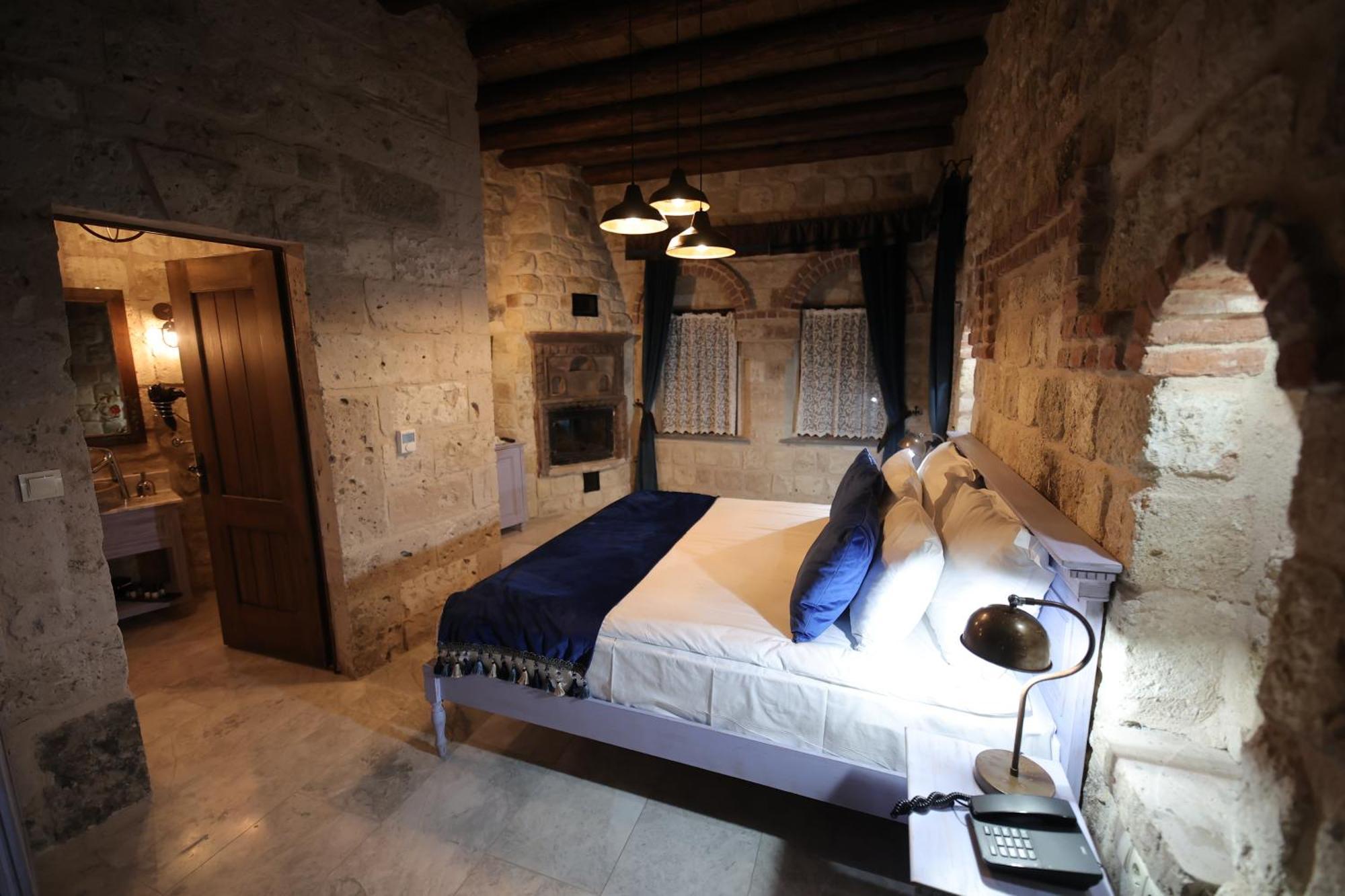 Uerguep Cave Suites Екстериор снимка