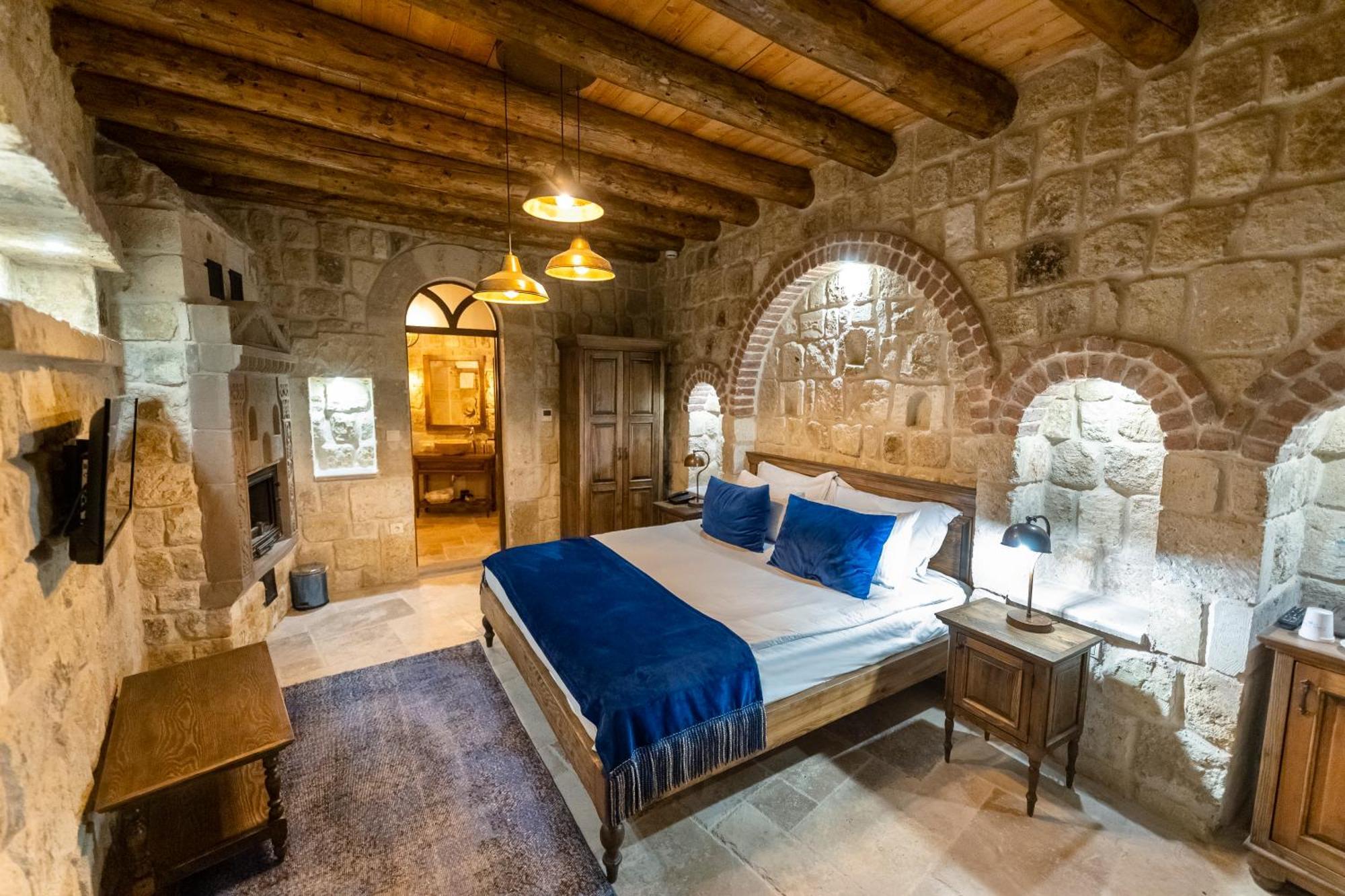 Uerguep Cave Suites Екстериор снимка